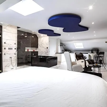 Loft Evasion Luxe Jacuzzi Apartment *